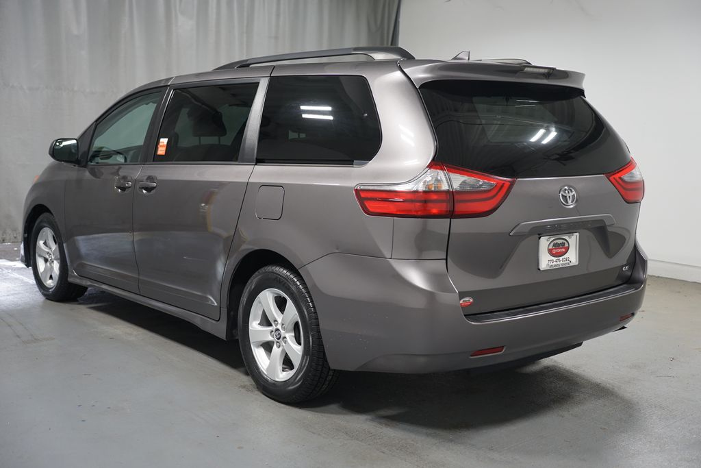 Thumbnail: 2020 Toyota Sienna - 6