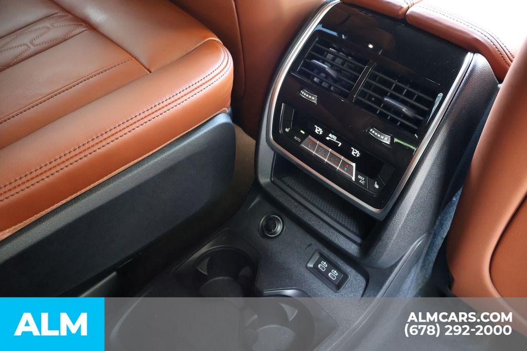 Used 2023 White BMW M60i image 30