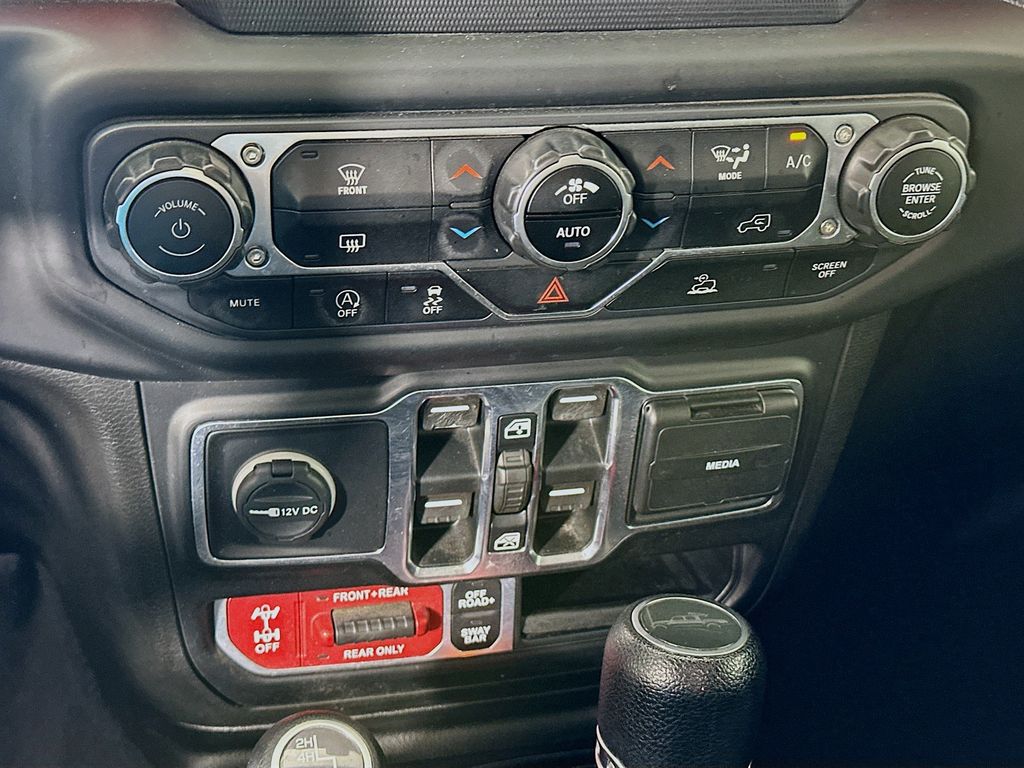 Thumbnail: 2020 Jeep Gladiator - 15