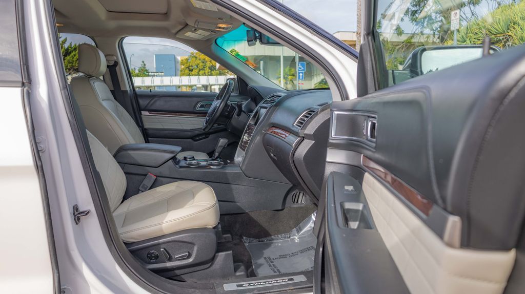 Used 2016 Ford Explorer Platinum 4D Sport Utility