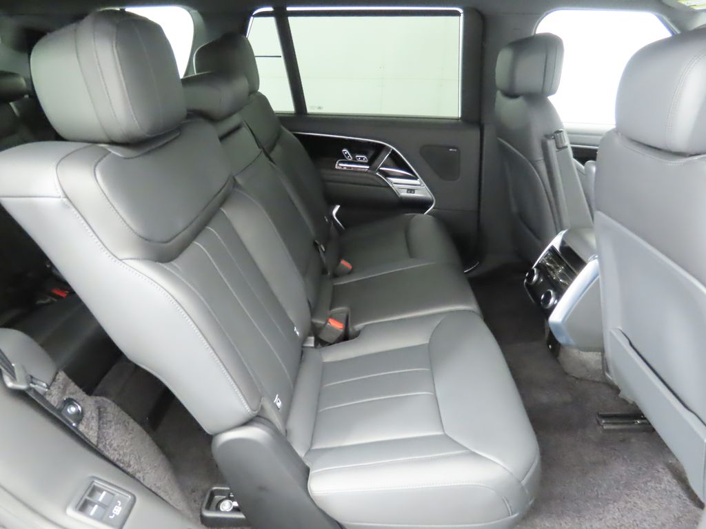Thumbnail: 2025 Land Rover Range Rover - 22