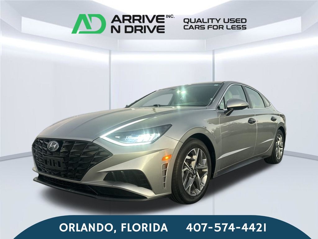 Shimmering Silver Pearl 2021 Hyundai Sonata Sedan Front-Wheel Drive 8-Speed Automatic Overdrive