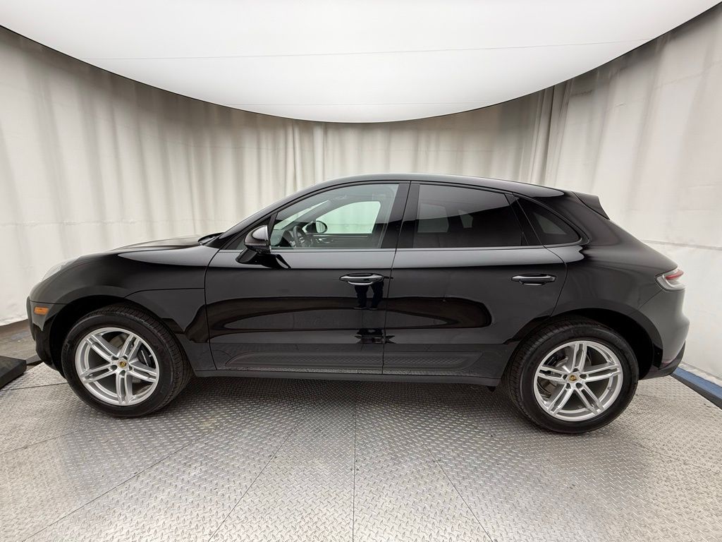 Thumbnail: 2025 Porsche Macan - 11