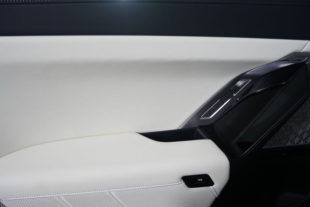 Thumbnail: 2026 BMW 7 Series - 14