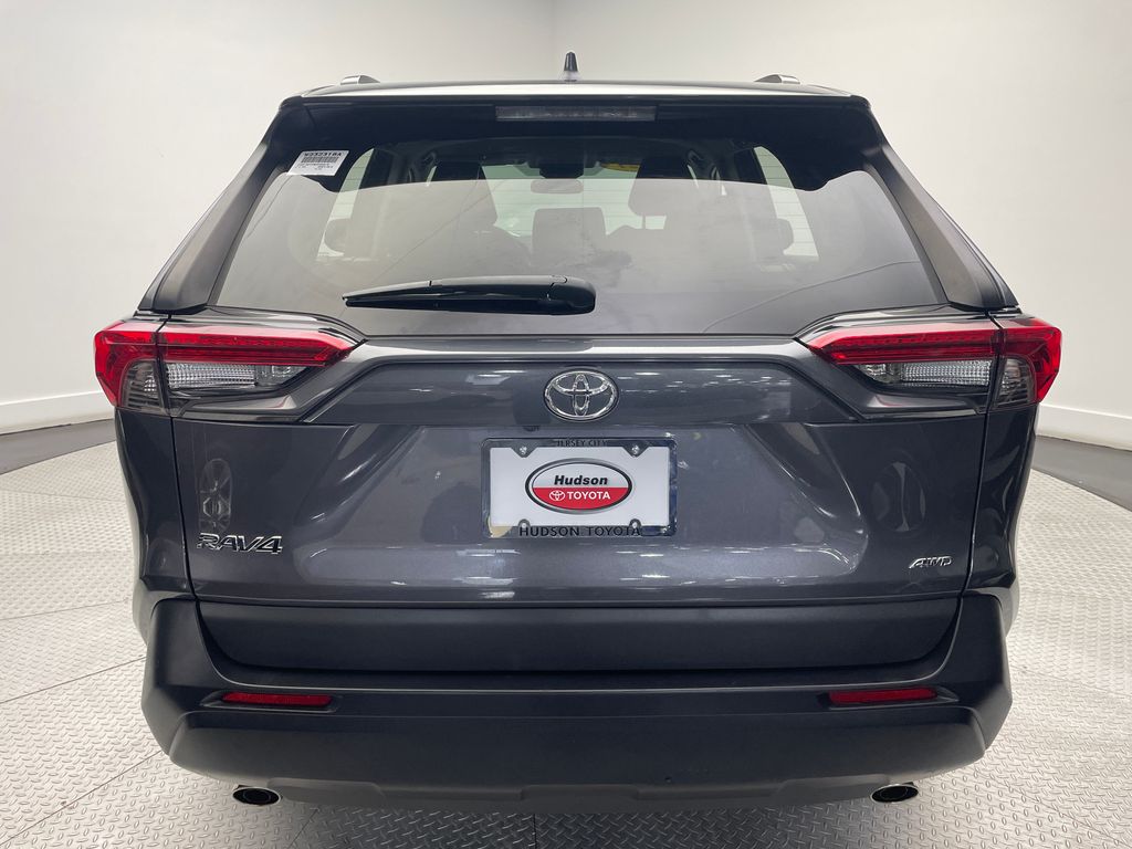 2021 Toyota RAV4 XLE 6