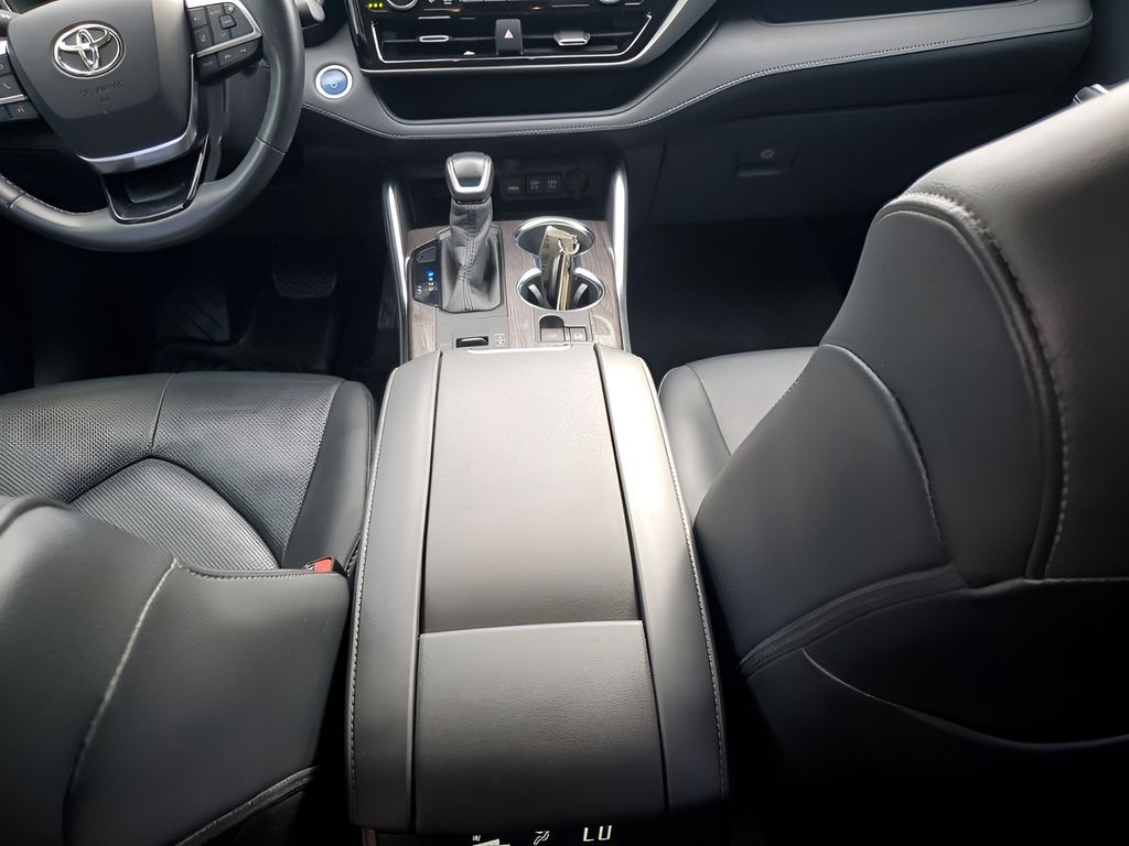 Used Car 2020 Toyota Highlander Hybrid  Limited For Sale Under $25,000 In Austin, Texas