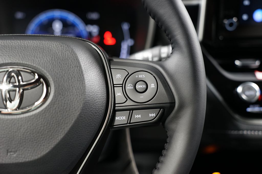 2025 Toyota Corolla XSE 13