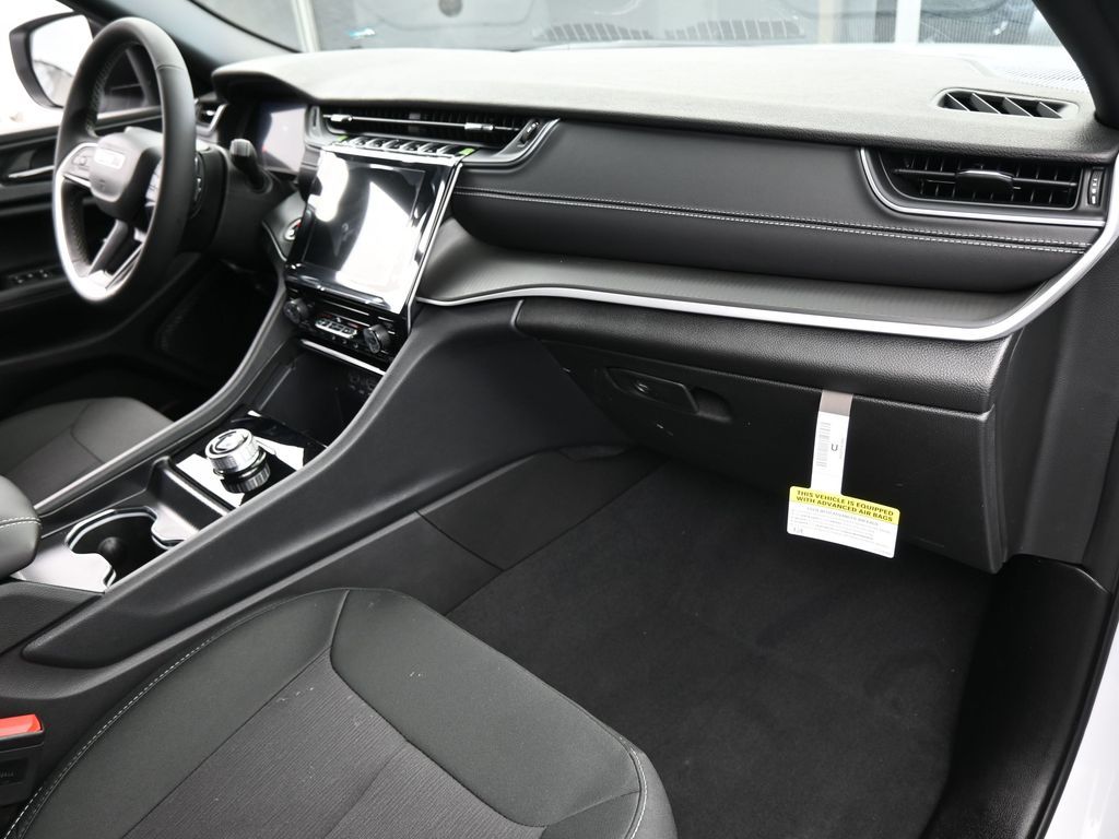 New 2026 Bright White Clearcoat Jeep Laredo image 40