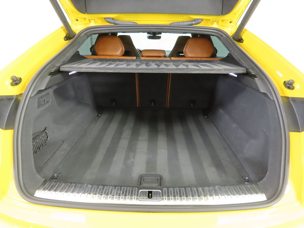 Thumbnail: 2019 Lamborghini Urus - 28