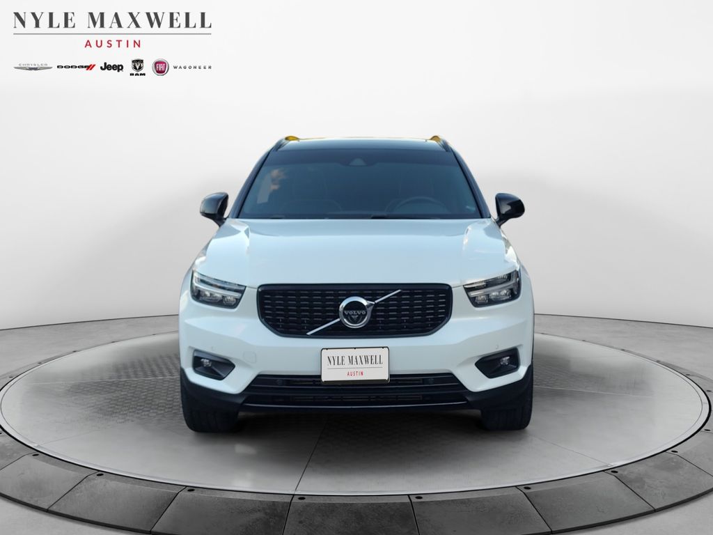 Used Car 2022 Volvo Xc40  R-design For Sale Under $30,000 In Austin, Texas