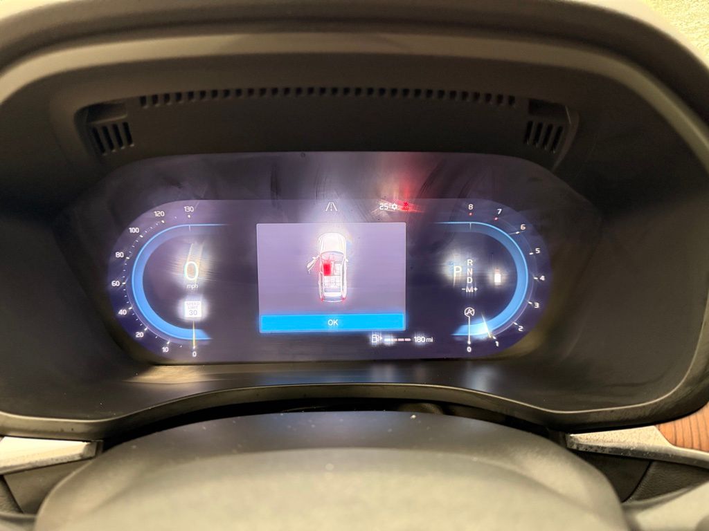 Thumbnail: 2023 Volvo XC60 - 15