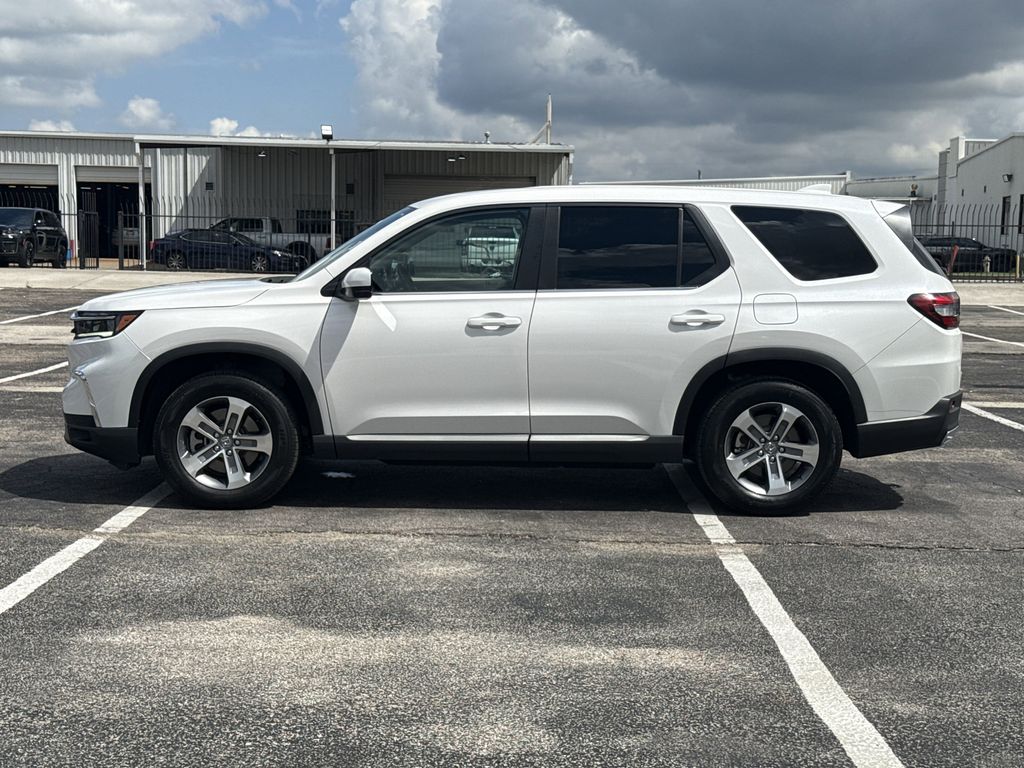2025 Honda Pilot EX-L White at Community Honda