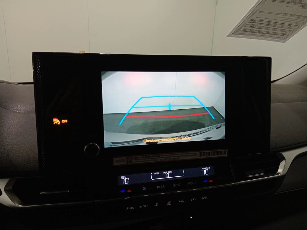 2025 Toyota Sienna LE