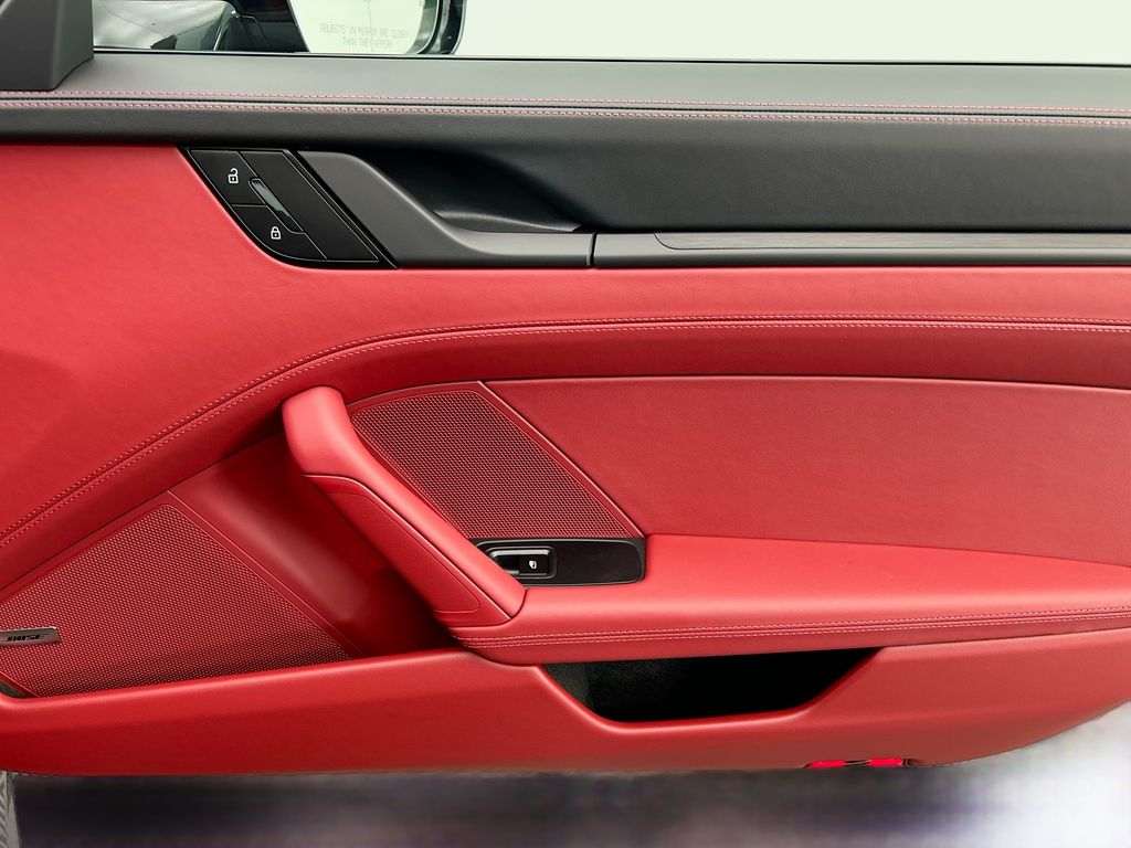 Thumbnail: 2026 Porsche 911 - 26