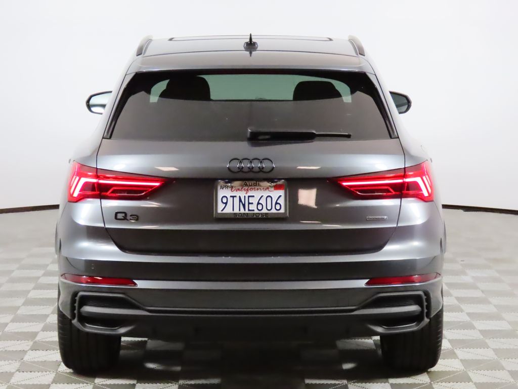 Thumbnail: 2025 Audi Q3 - 4