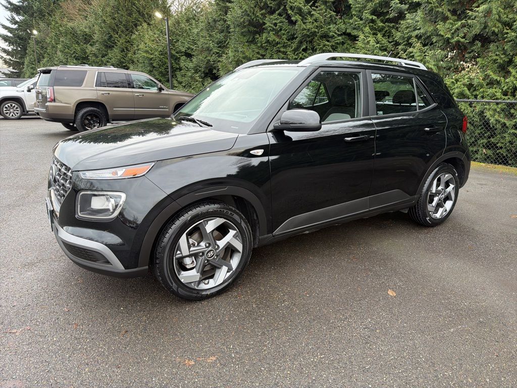 Onyx Black 2025 Hyundai Venue SEL FWD SUV / Crossover Front-Wheel Drive Continuously Variable Transmission