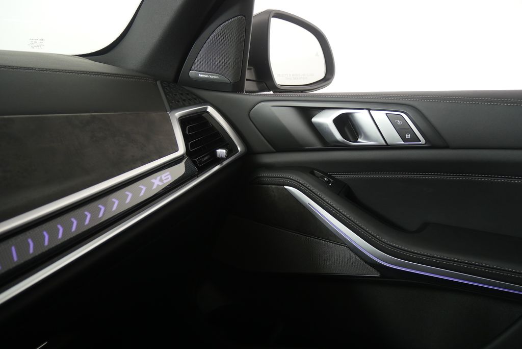 Thumbnail: 2025 BMW X5 - 30