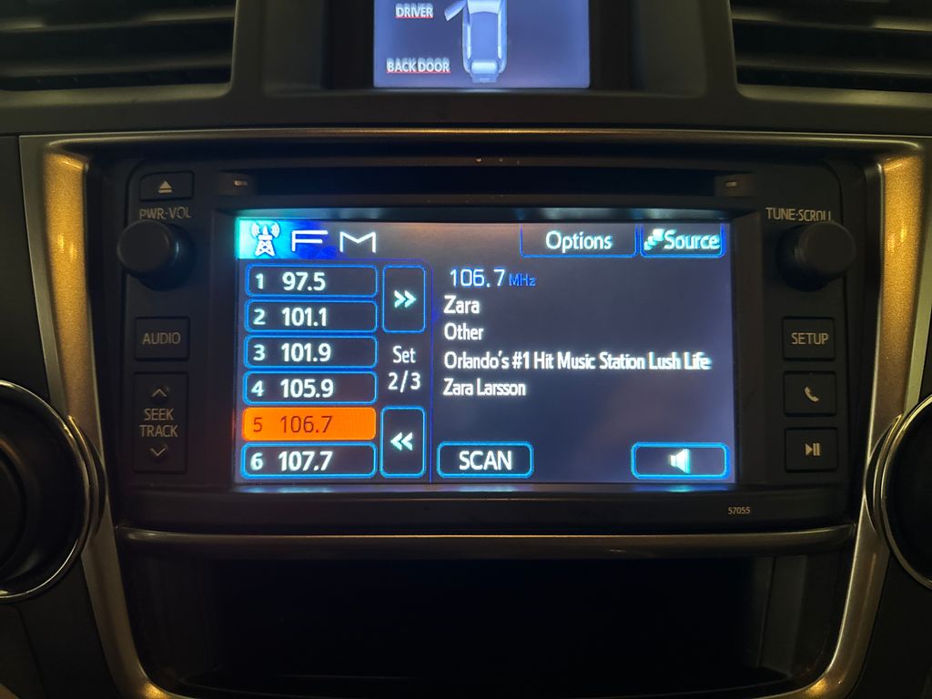 2013 Magnetic Gray Metallic Toyota Highlander Base FWD SUV