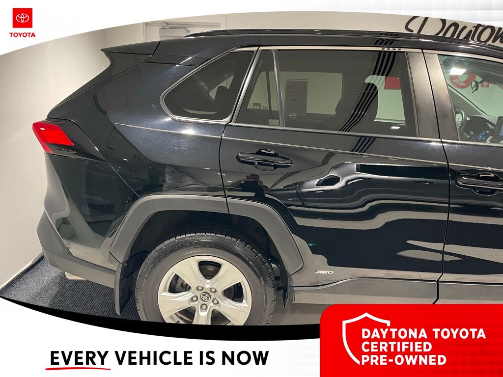 2021 Toyota RAV4 XLE - Photo 12