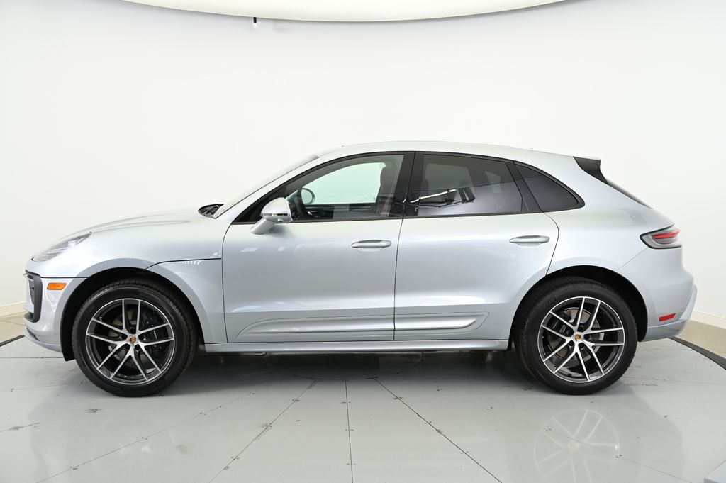 Thumbnail: 2025 Porsche Macan - 7