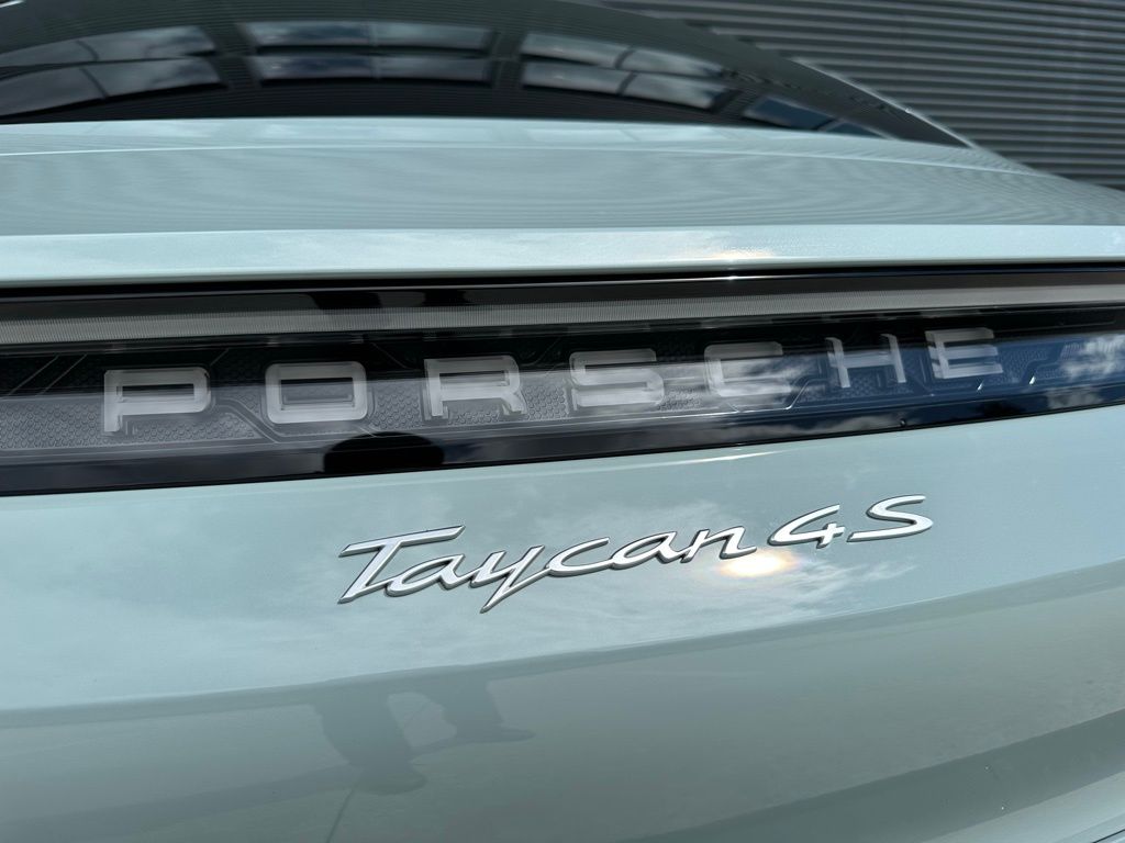 2025 Porsche Taycan 4S 8