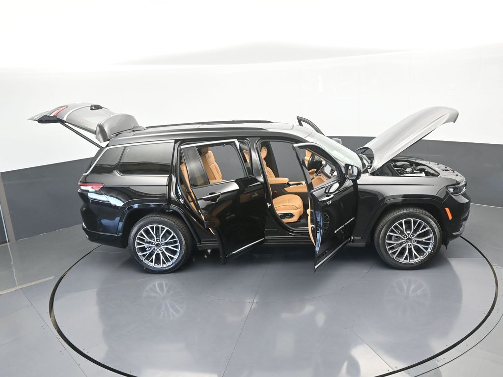 New 2025 Diamond Black Crystal Pearlcoat Jeep Summit image 80