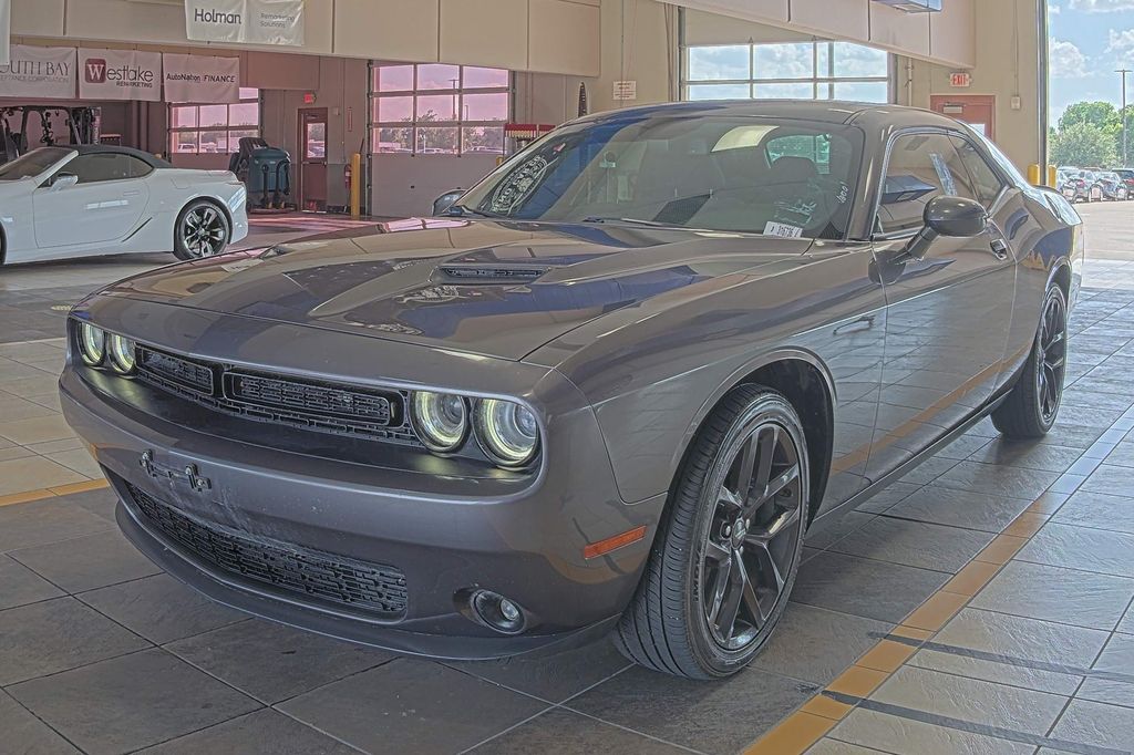 2020 Dodge Challenger SXT RWD