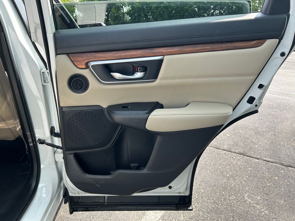 2022 Honda CR-V Touring 25