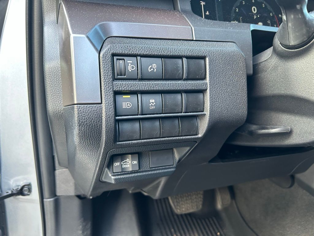 Thumbnail: 2024 Toyota Tacoma - 17