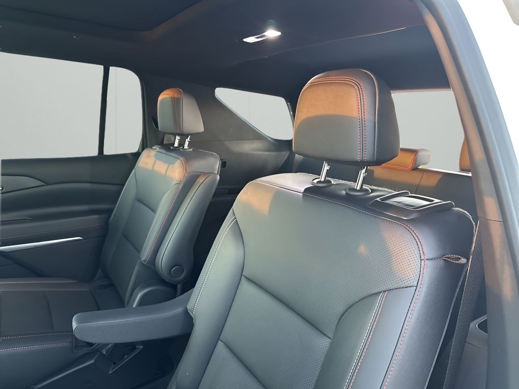 Used Car 2025 Chevrolet Traverse  Z71 For Sale Under $50,000 In Austin, Texas