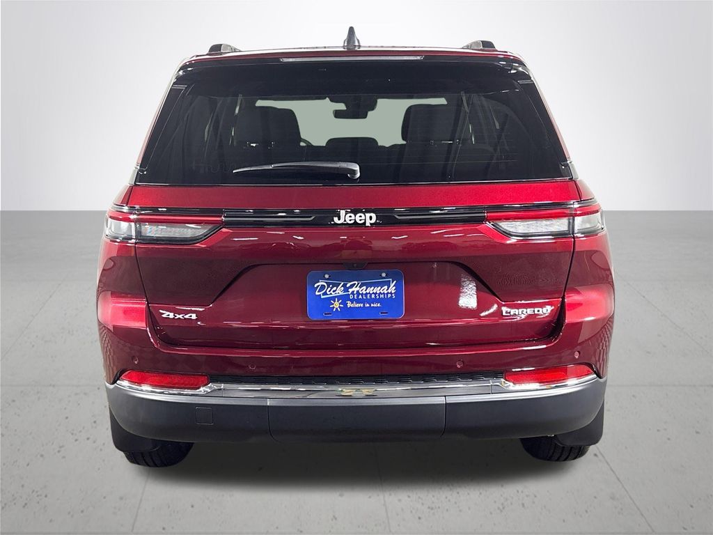 2025 Jeep Grand Cherokee Laredo