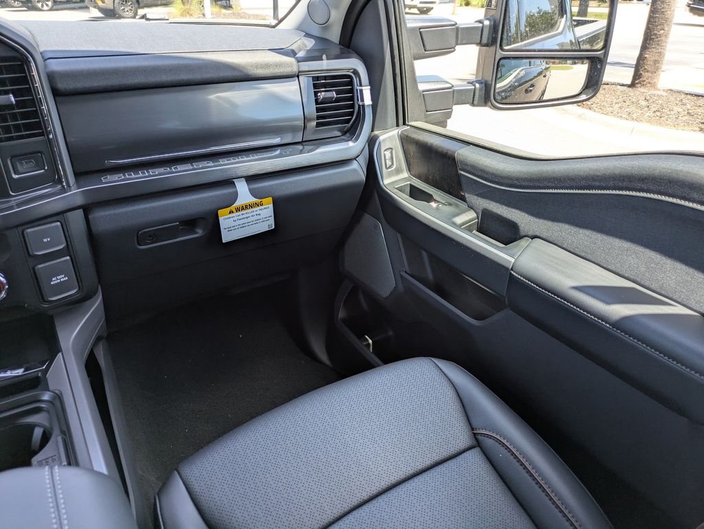 2026 Ford F-350 Super Duty LARIAT