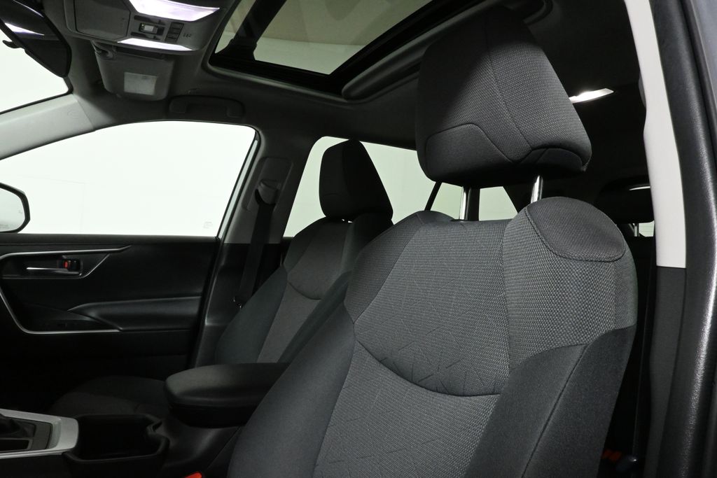 2023 Toyota RAV4 XLE 15