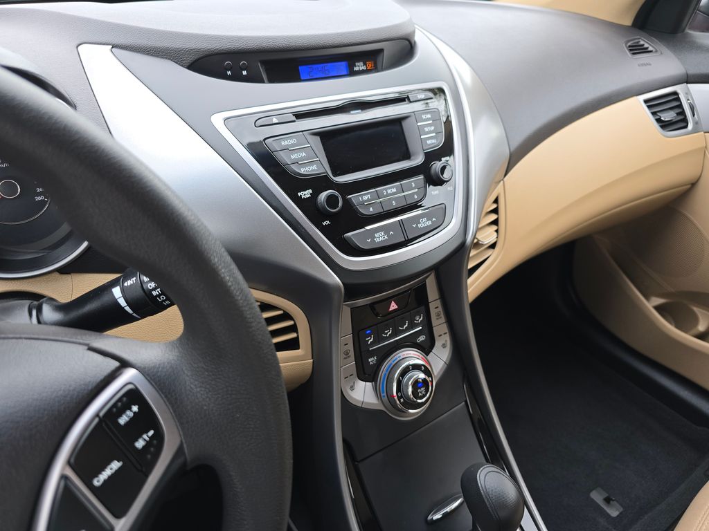 2013 Hyundai Elantra GLS photo 20