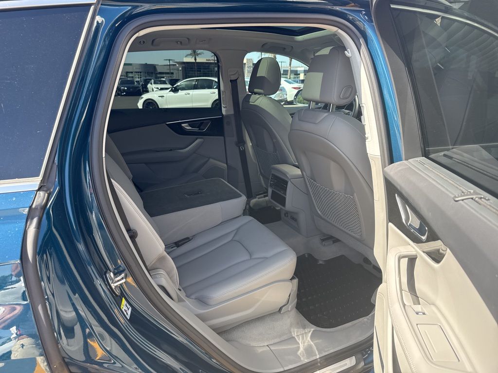 2022 Audi Q7 Premium Plus 10