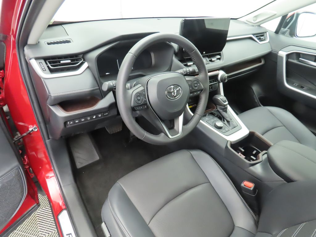 Thumbnail: 2025 Toyota RAV4 - 9