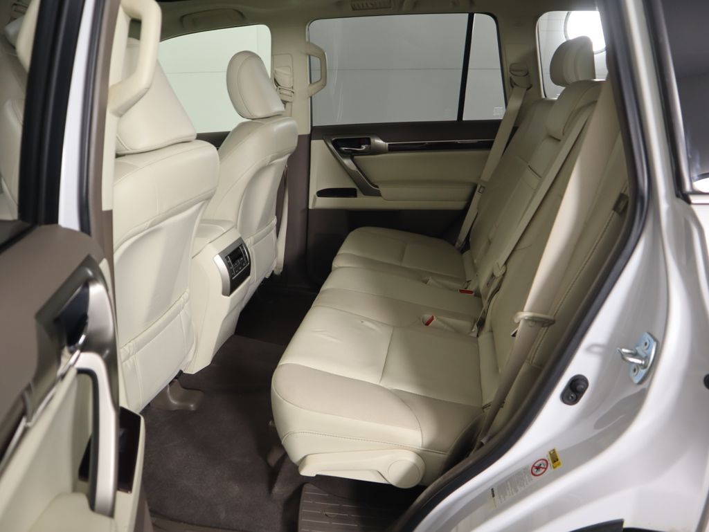 2017 Lexus GX 460 22