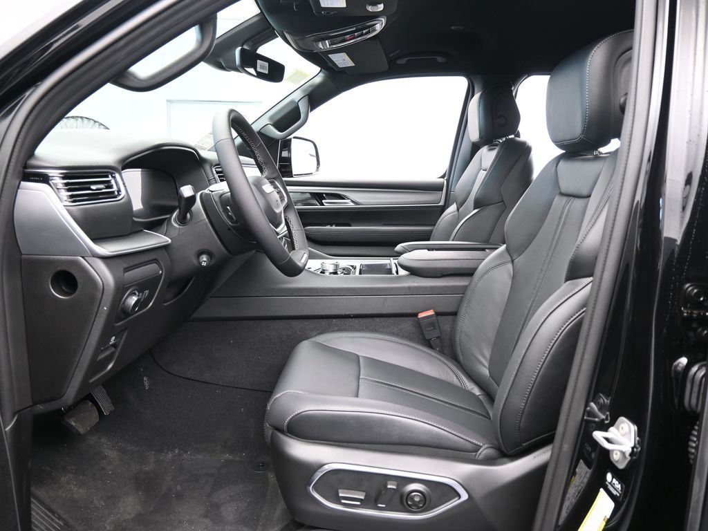 New 2026 High Gloss Black Jeep Limited Altitude image 11