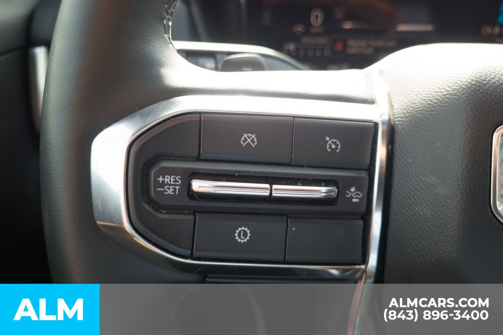Used 2025 White GMC Elevation image 14