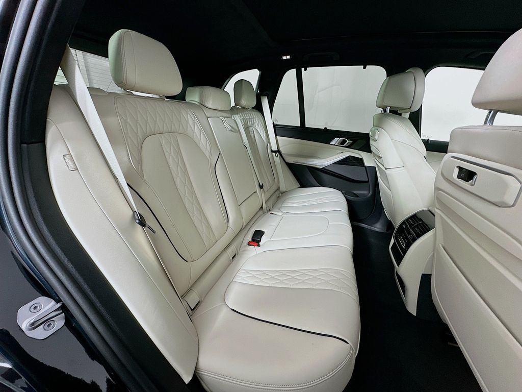 Thumbnail: 2025 BMW X5 - 28