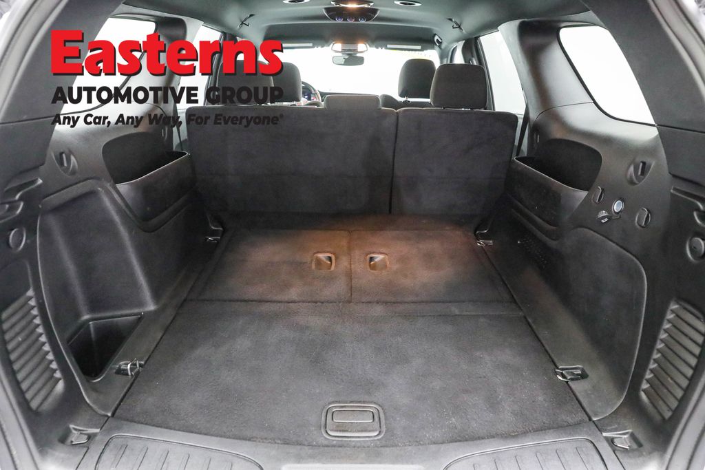 Used 2023 White Dodge SXT image 9