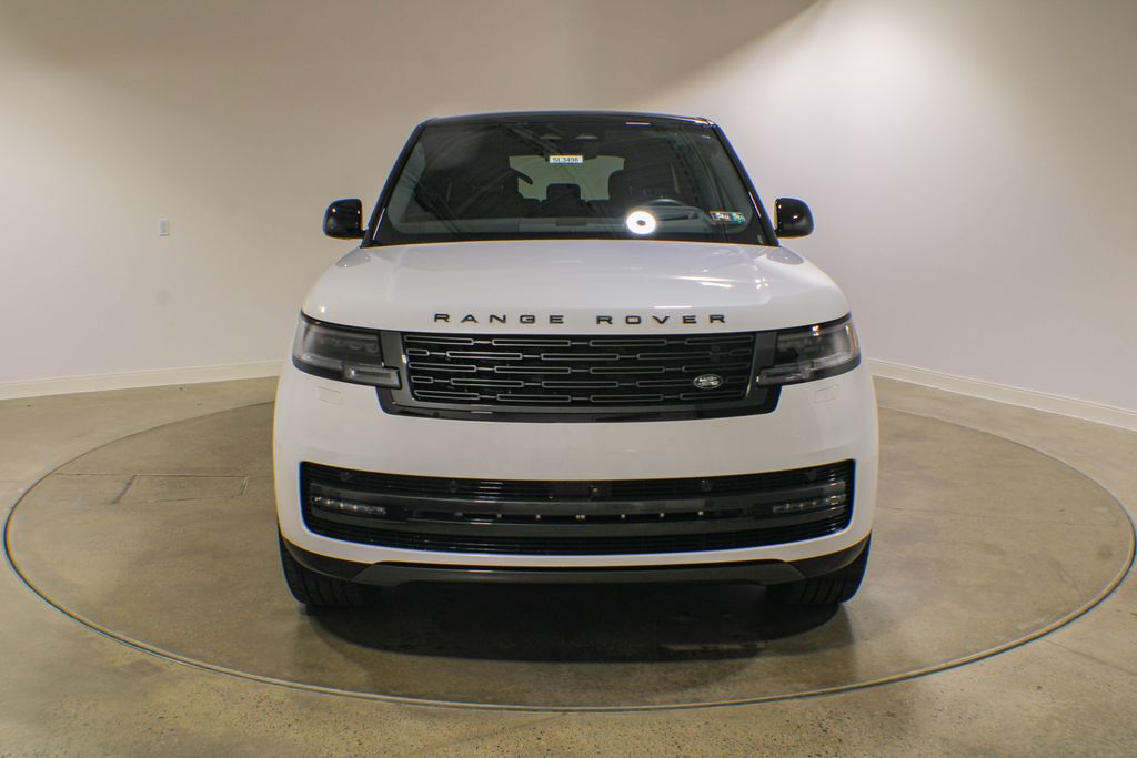 New 2026 White Land Rover P400 SE LWB 7 SEAT image 9