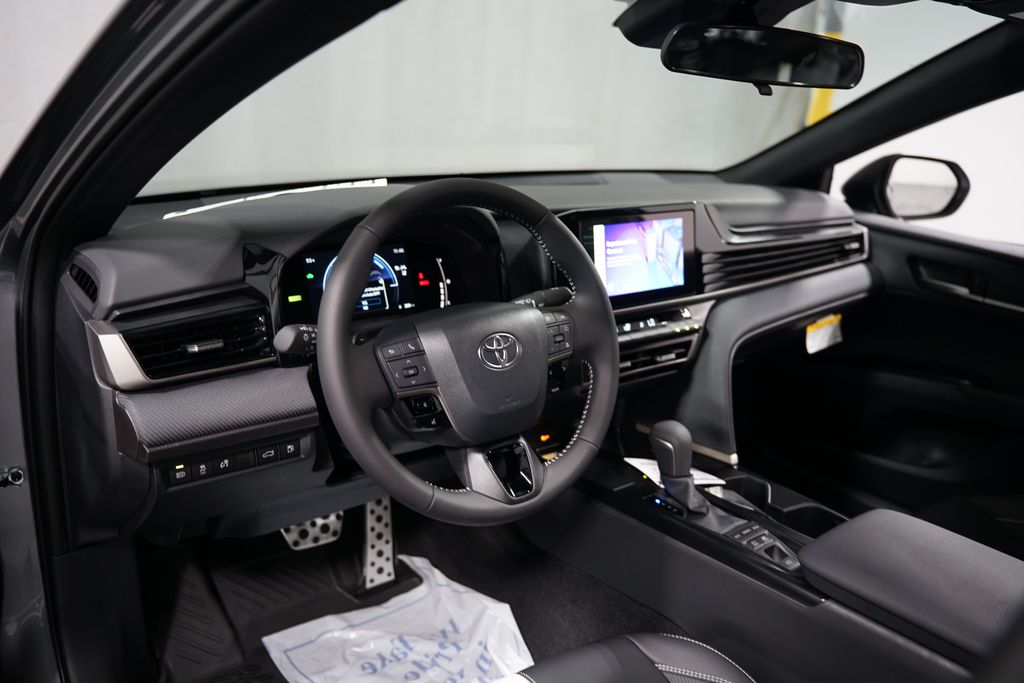 Thumbnail: 2025 Toyota Camry - 11