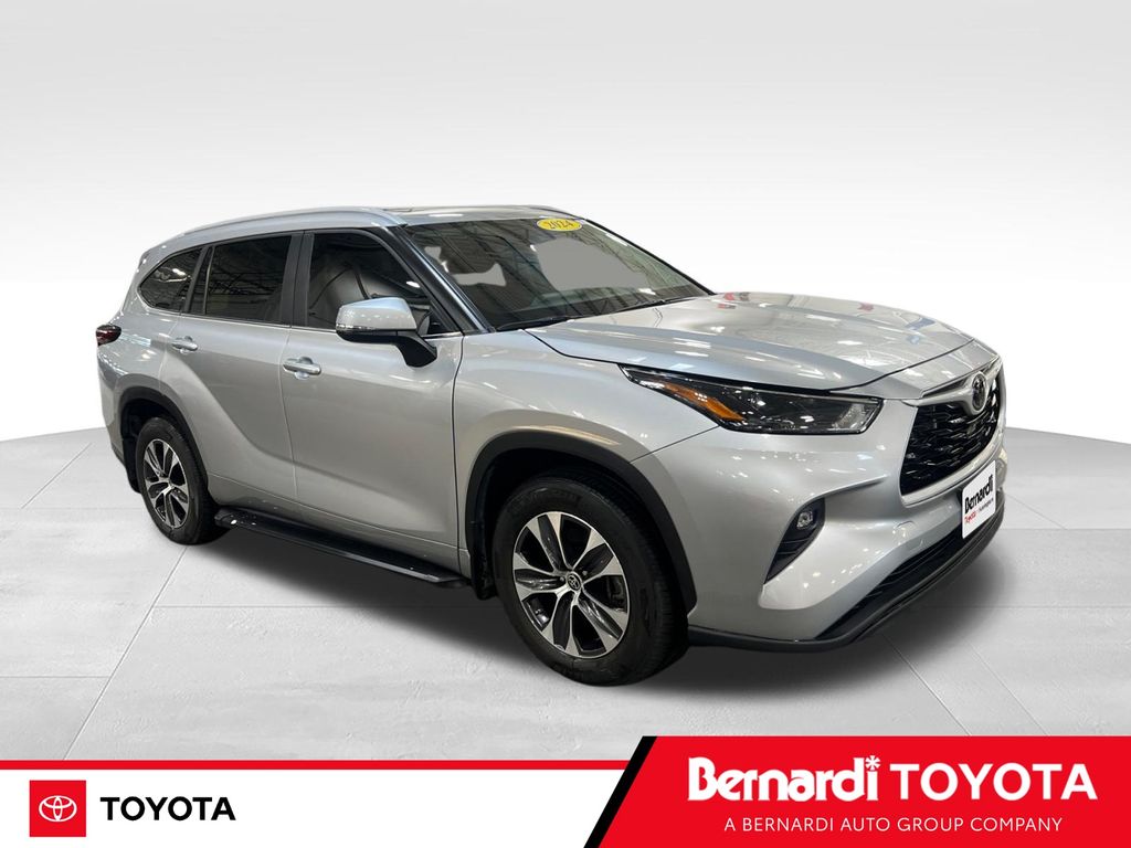 Celestial Silver Metallic 2024 Toyota Highlander SUV / Crossover All-Wheel Drive 8-Speed Automatic