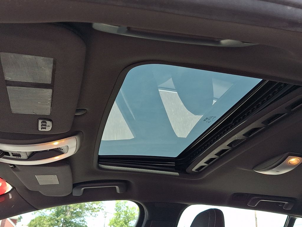 Thumbnail: 2016 Volvo V60 - 26