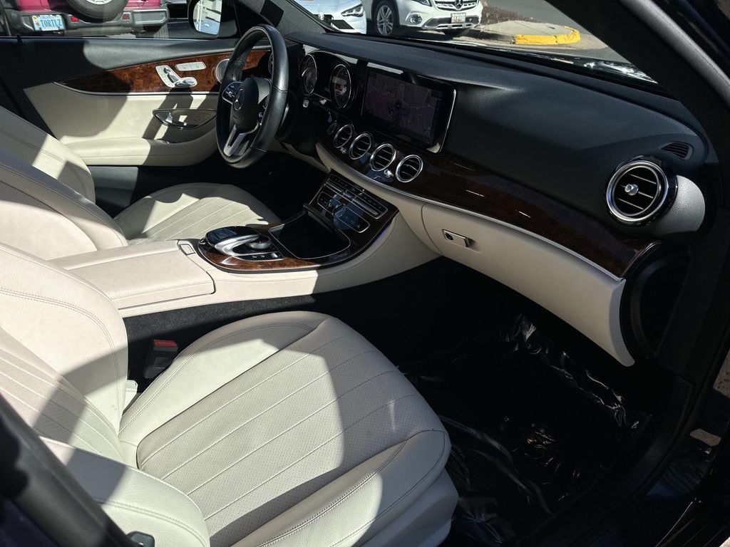 Thumbnail: 2019 Mercedes-Benz E-Class - 20