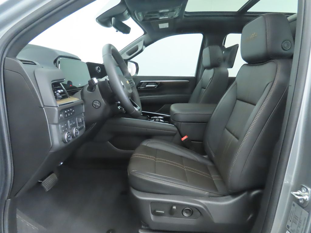 Thumbnail: 2025 Chevrolet Tahoe - 21