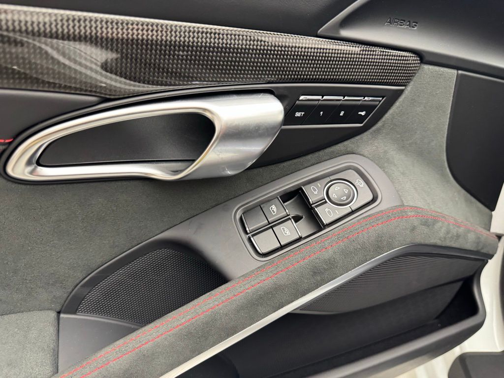 2025 Porsche 718 Boxster GTS 16