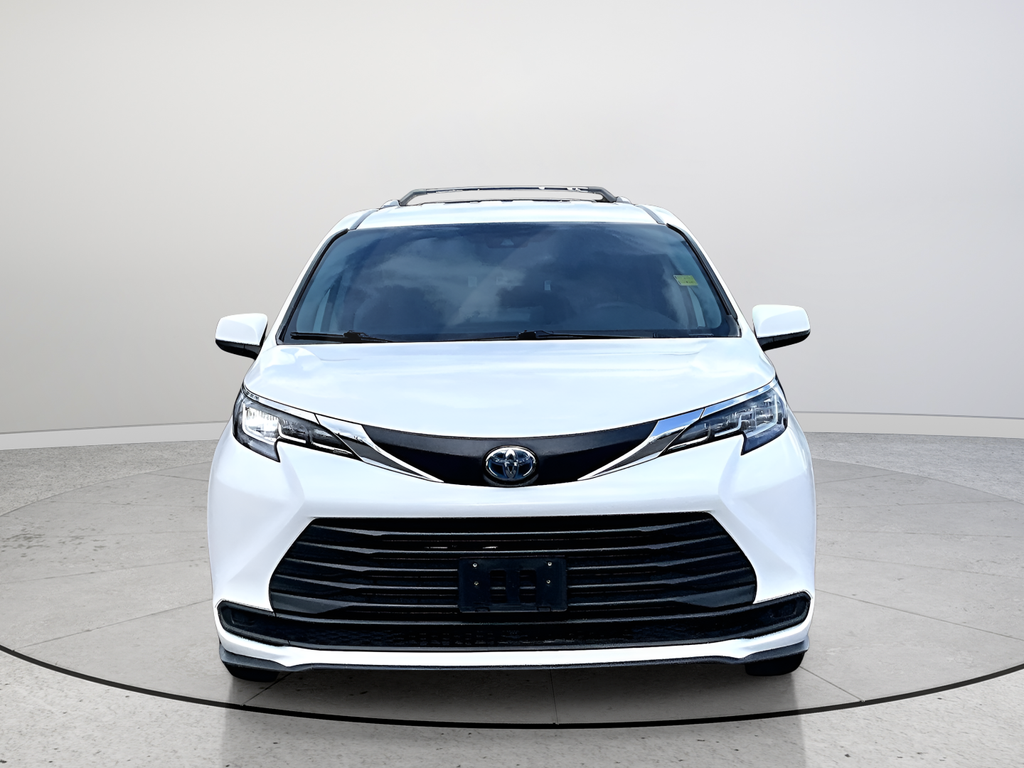 Used 2023 Toyota Sienna LE 4D Passenger Van