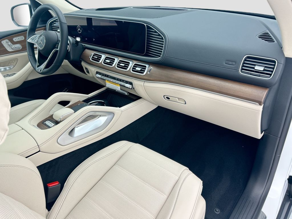 Thumbnail: 2026 Mercedes-Benz GLE - 16